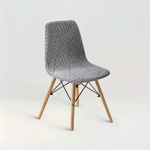 Housse de chaise scandinave en jacquard effet floral Justina de couleur gris clair sur fond beige
