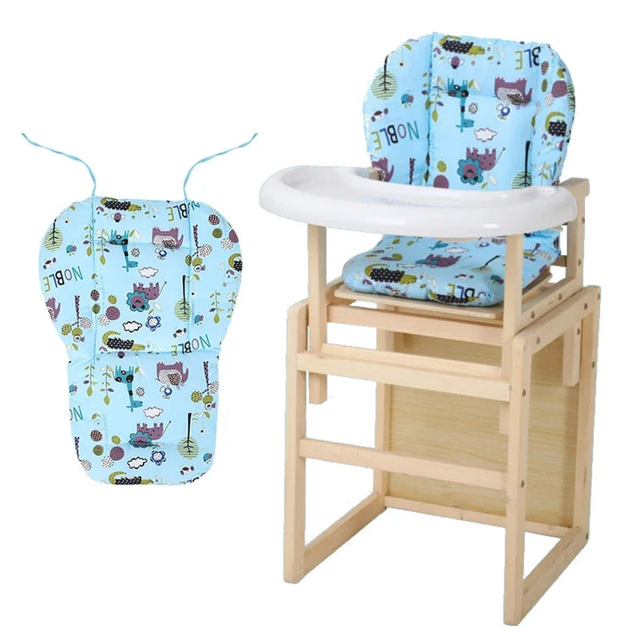 Coussin de chaise ou poussettes adaptables Maddy avec motifs dans une chaise haute dans une poussette