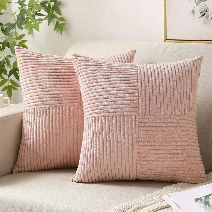 Housse de coussin en velours rayés côtelés Zélie de couleur rose clair