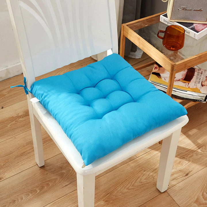 Coussin de chaise rembourré carré en coton Nour de couleur bleu ciel