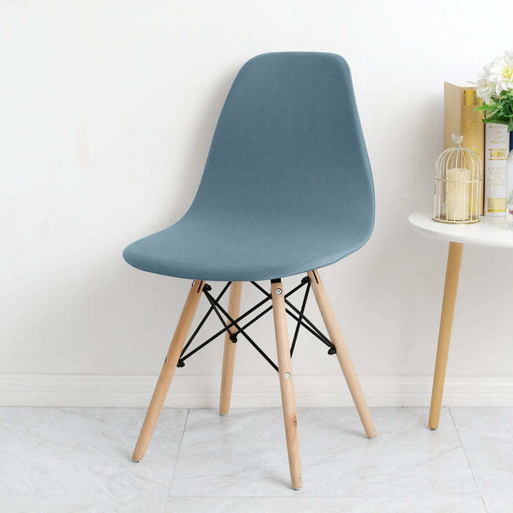 Housse de chaise scandinave en tissu imperméable Dona de couleur gris bleu avec décor