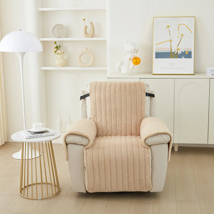 Protège fauteuil relax effet fourrure dans un salon