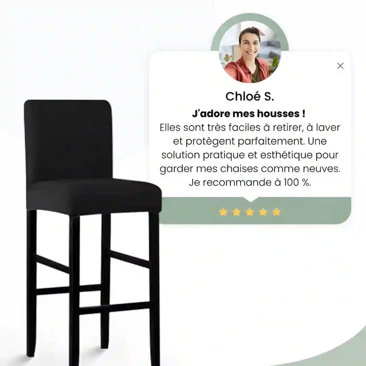 Chaise protégée par une housse élégante, accompagnée d’un avis client 5 étoiles soulignant sa praticité et son design.