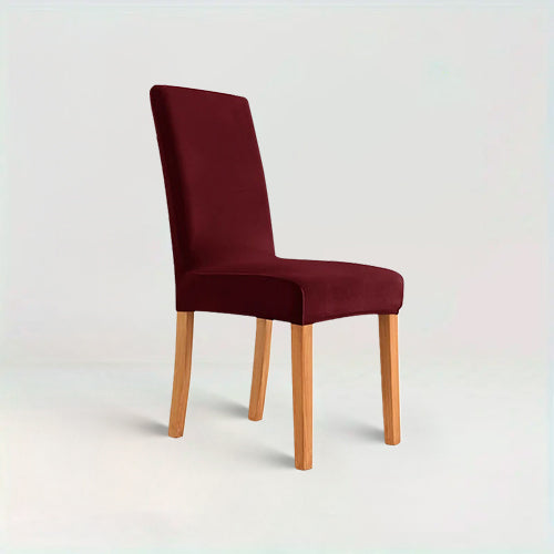 Housse de chaise en velours - Mira de couleur bordeaux sur fond beige