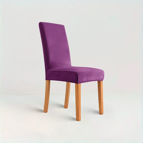 Housse de chaise en velours - Mira de couleur violet foncé sur fond beige